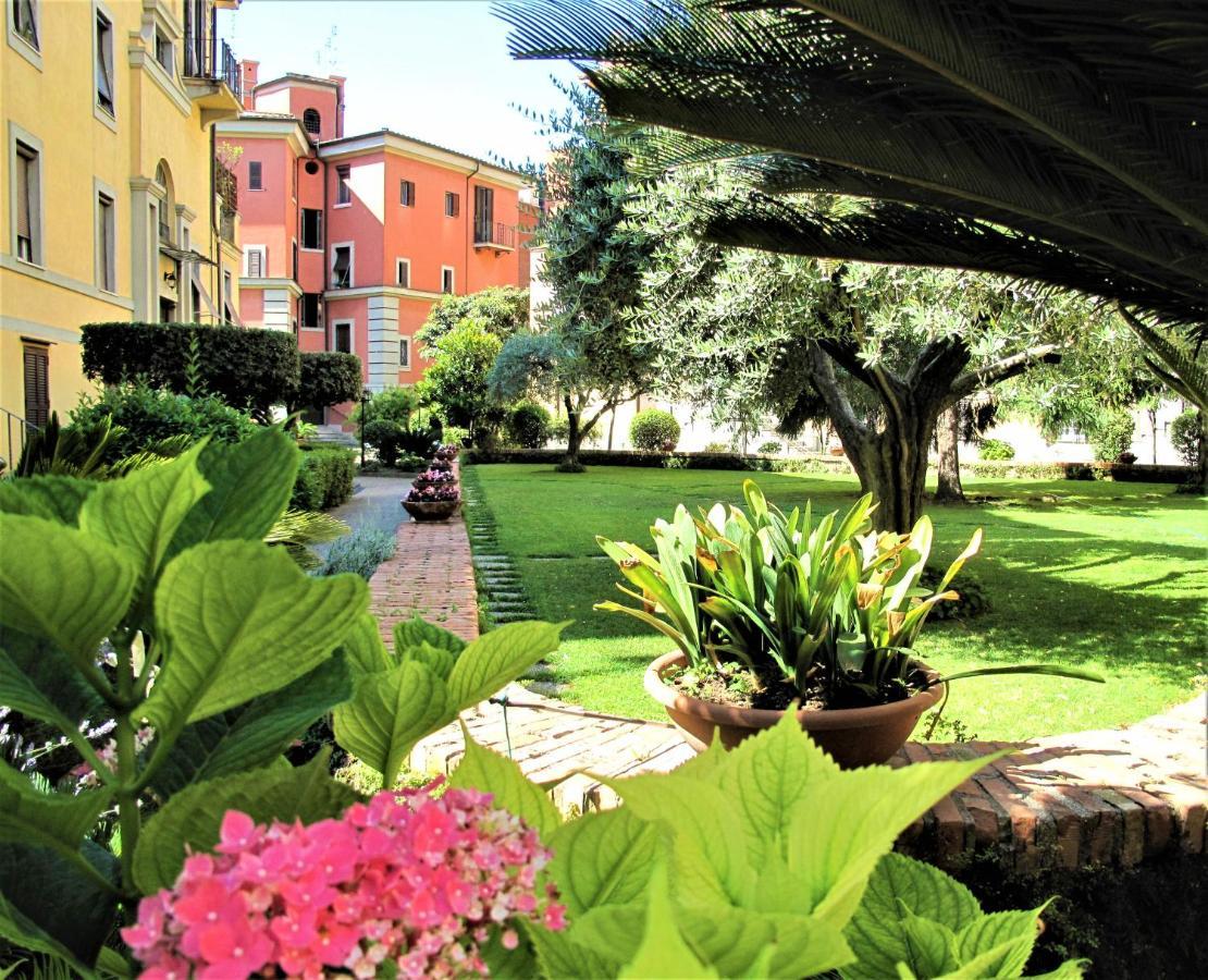 Duchi Di Castro Chic Apartment Rome Exterior photo